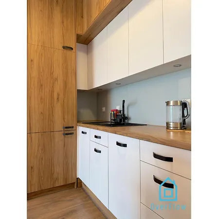 Elite 15 Min To Old Town Apartman *