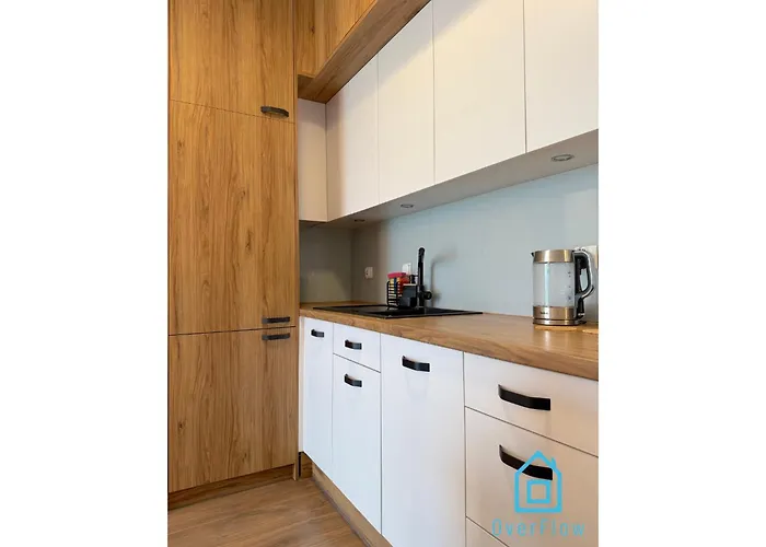 Elite 15 Min To Old Town Апартаменты *